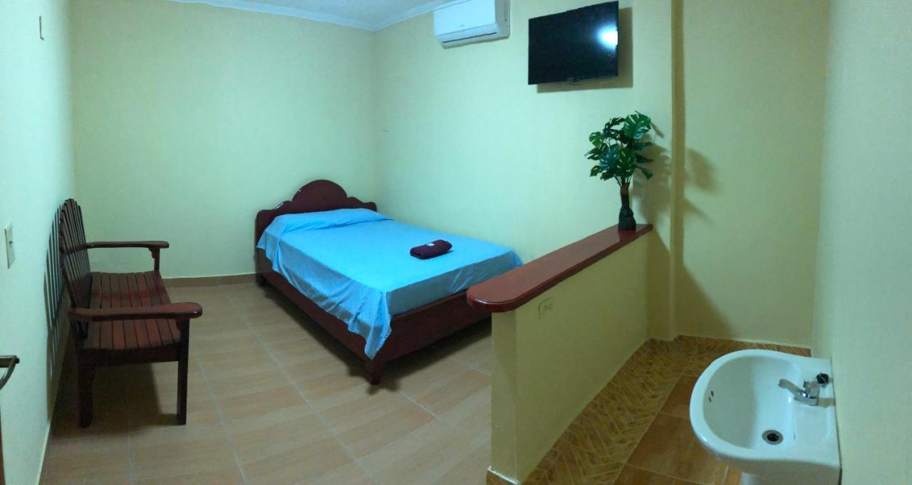 Reff Hotel Bocas Town Exterior foto